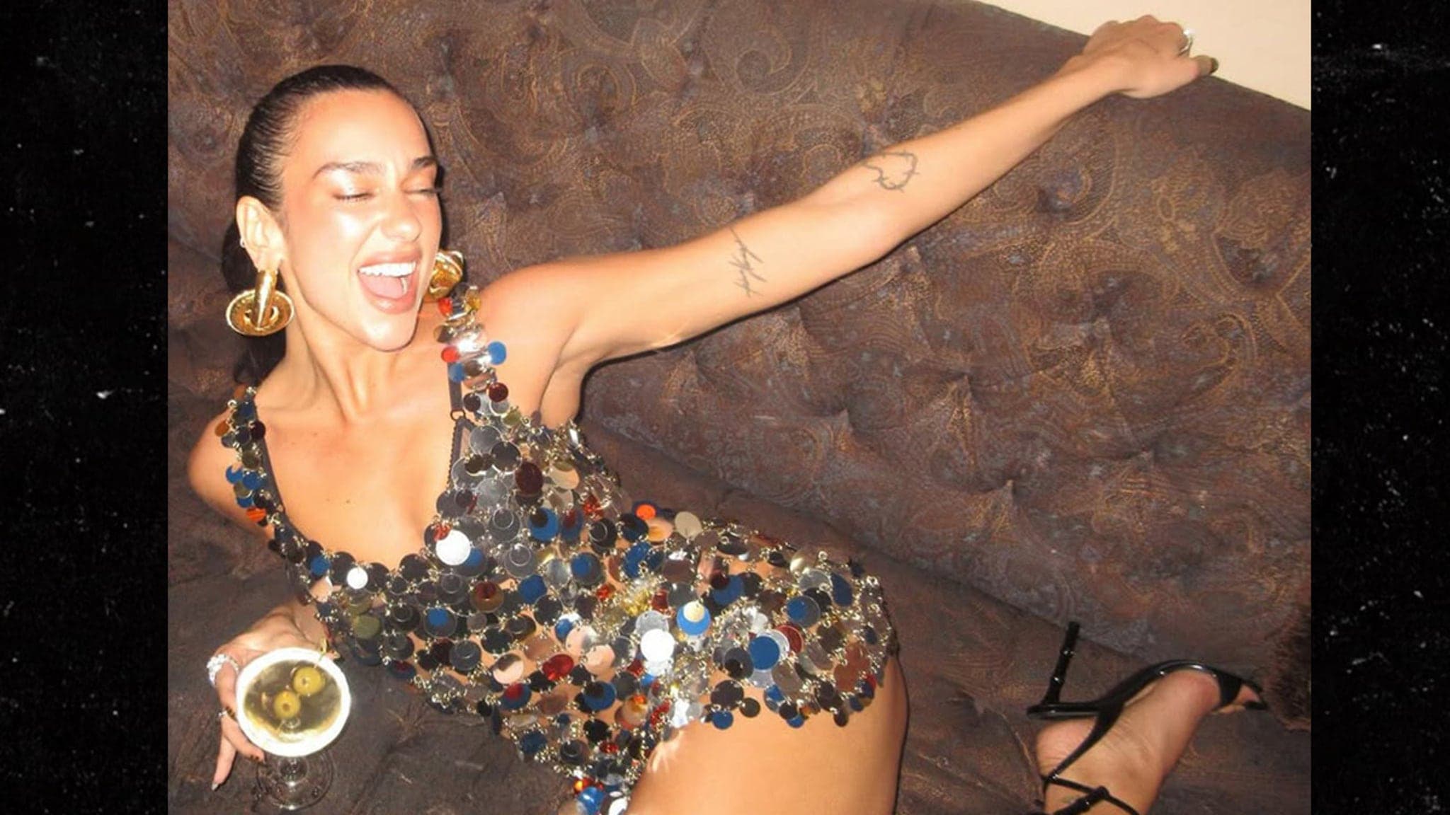 Dua Lipa Serves Up Stilettos and Flair on a Piano – A Hot New Look!