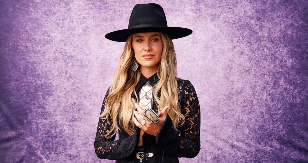 Lainey Wilson: The Roast is On at the CMA Awards!