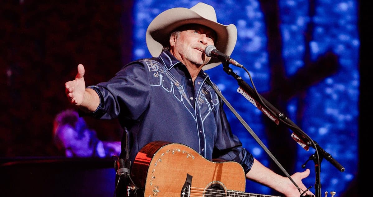 Alan Jackson’s Grand Farewell: 55,000 Tickets Vanish as Fans Flock to Nashville!