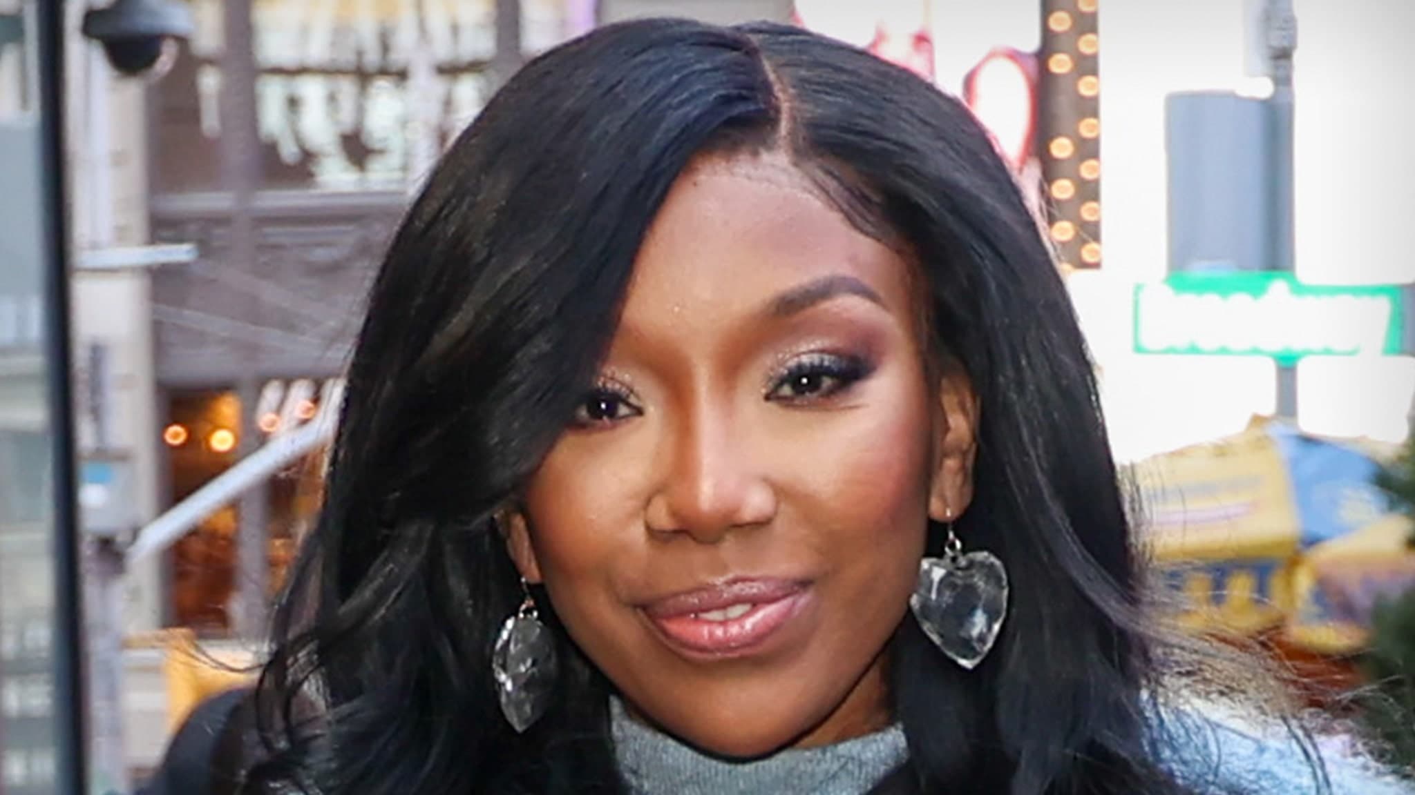 Brandy's Dehydration Drama: When a Concert Turns into a Medical Mystery!