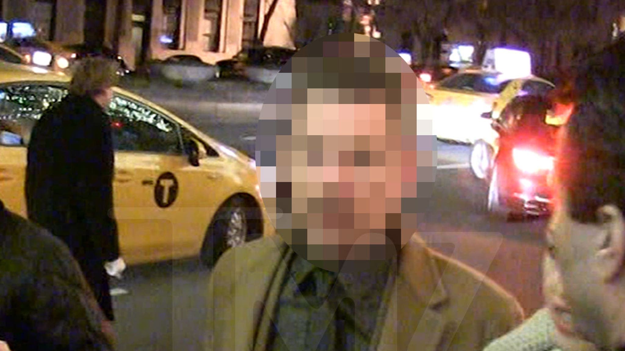 Caught in a Flash: The Celebrity Autograph Encounter You Won't Forget!