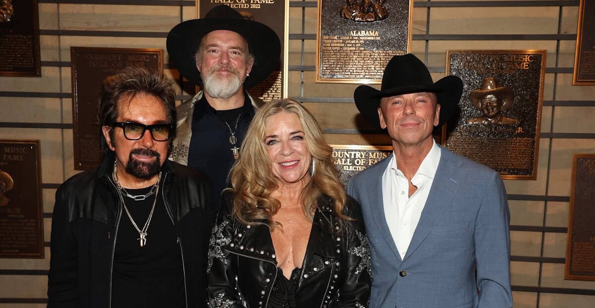 Three Country Legends: One Night, Infinite Emotion at the Hall of Fame