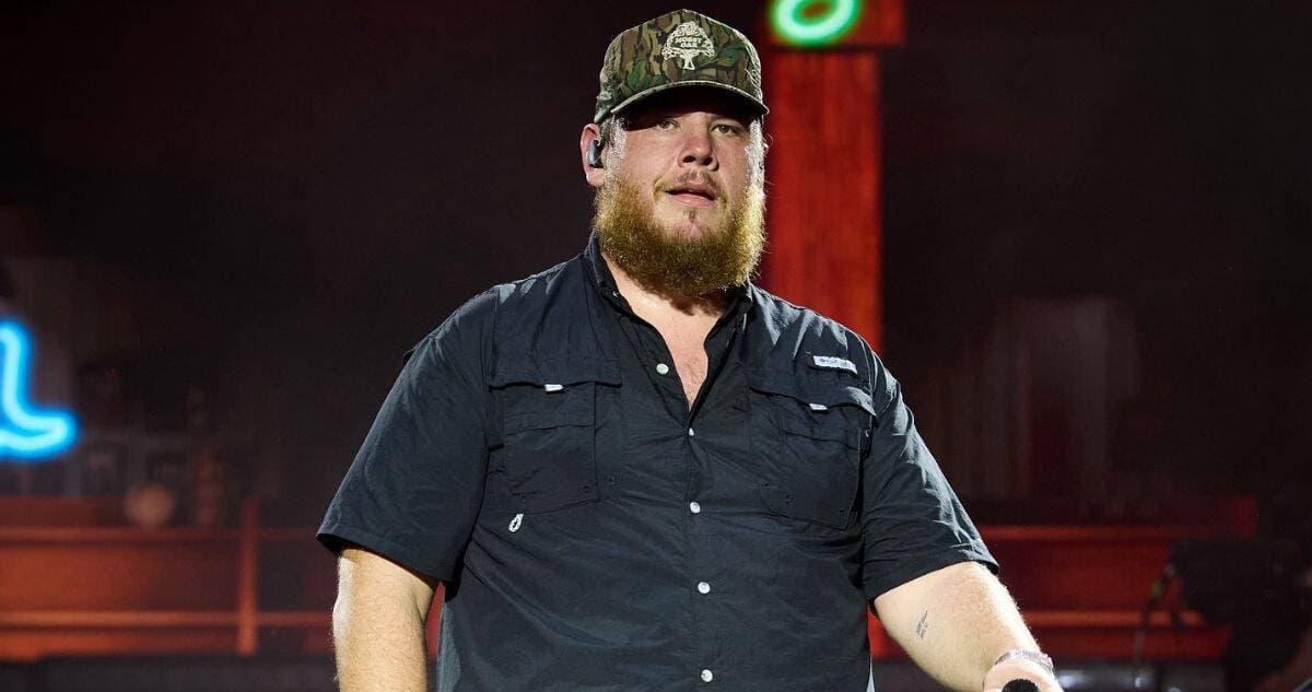 Luke Combs Hits the Strip: A New Venue with a Taste of Country!