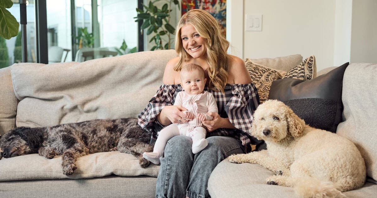 Lauren Alaina's Life: From Beer Bottles to Baby Bottles and Touring with Tails!