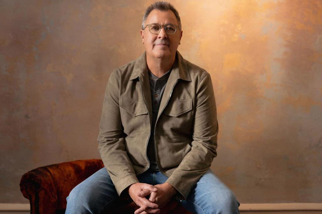Vince Gill Takes Center Stage: The CMA Honors a Country Legend!
