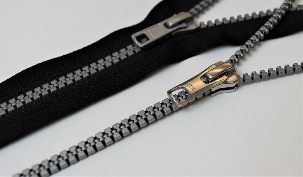 Zipping into the Future: How a Tapeless Zipper is Changing the Game in Fashion!