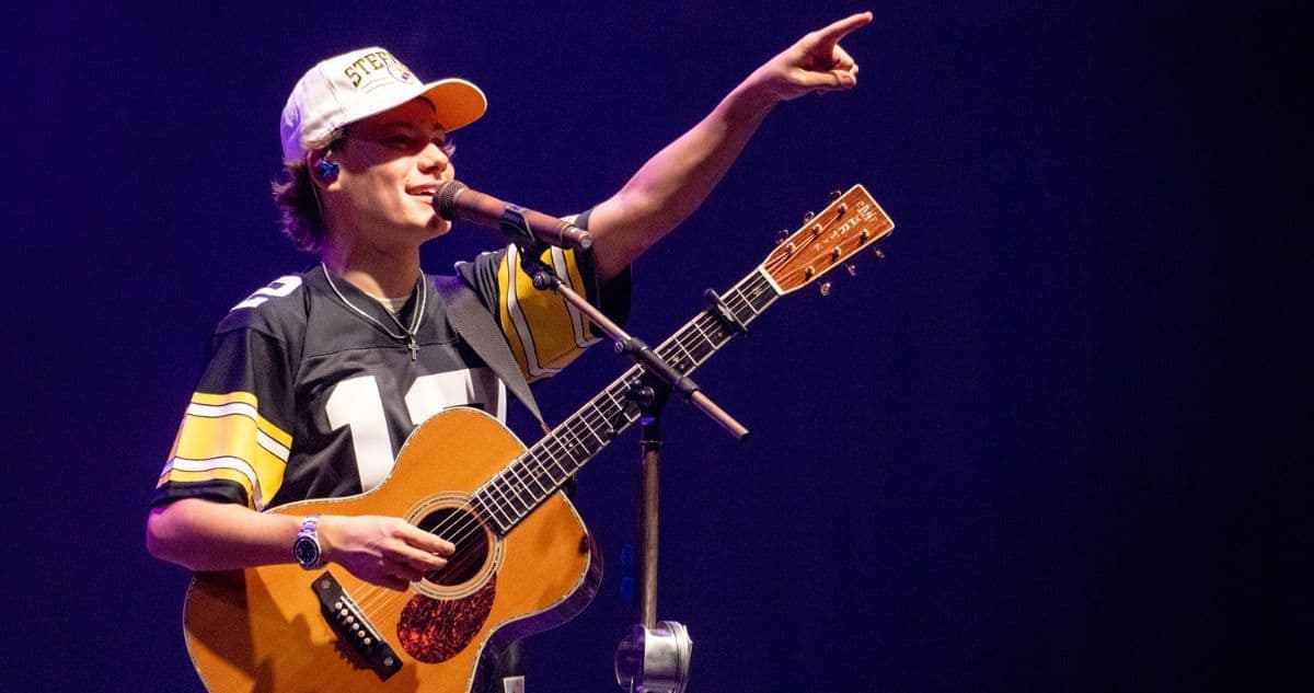 Maddox Batson: From TikTok to Touring the Globe in 2026!