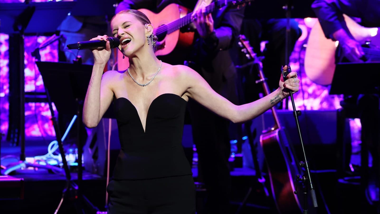 CMA Awards 2025: Stars Align for a Night of Unforgettable Performances!