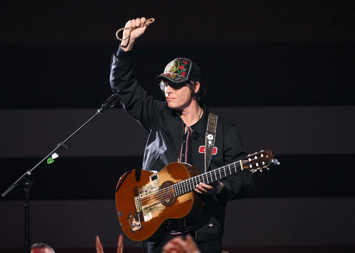 Stephen Wilson Jr. Steals the Show at the 2025 CMA Awards with Heartfelt Debut