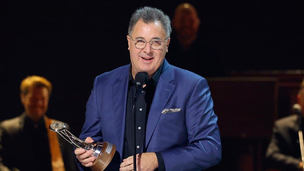 Vince Gill's Emotional Night: A Lifetime Achievement Worth Its Weight in High Notes