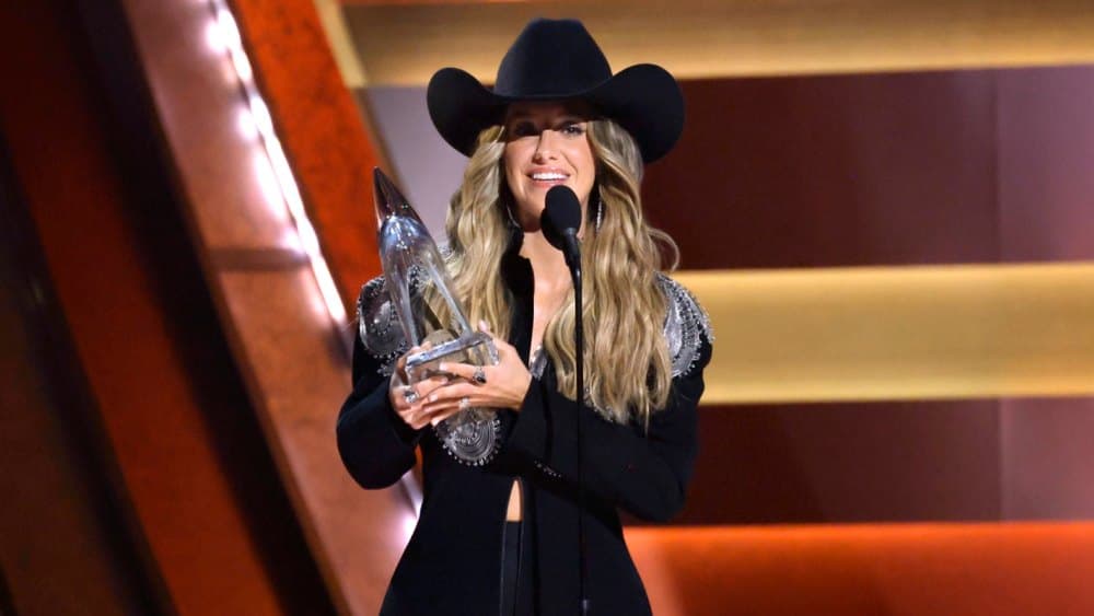 Lainey Wilson Makes CMA History with Fourth Consecutive Win: A Night of Empowerment and Sass!