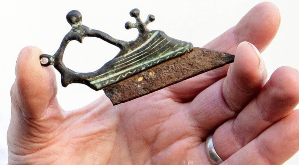 A 2,000-Year-Old Razor: The Sharpened Secret of Roman Grooming Hits the Auction Block!