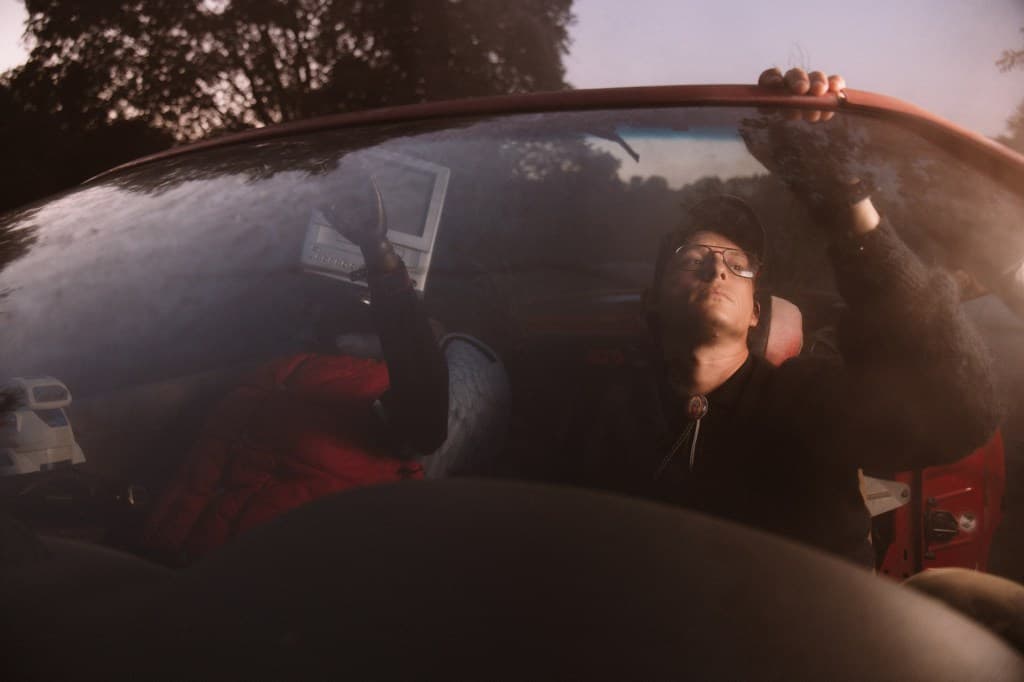 New Country Tunes: Where Blue-Collar Roots Meet R&B Crossovers!